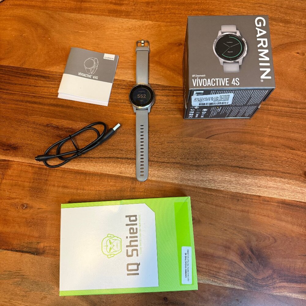 Garmin Vivoactive 4S box, charger, screen protectors - Excellent Condition!